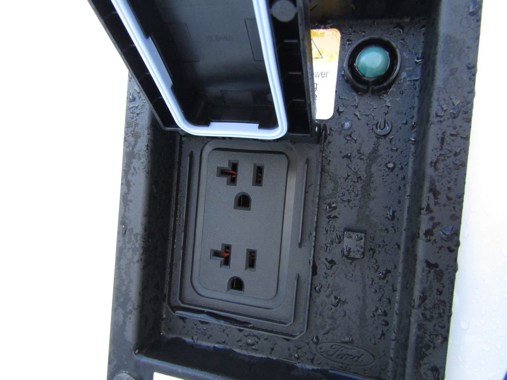 New 2026 Ford F250 Platinum w/ FX4 Off-Road Package image 7