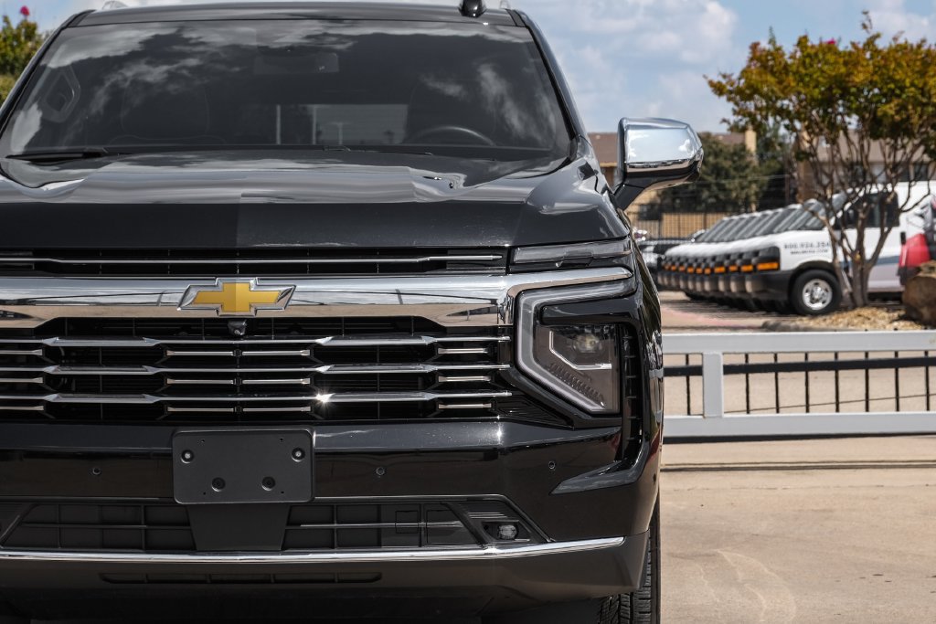 Used 2026 Chevrolet Suburban Premier AWD/4WD image 45