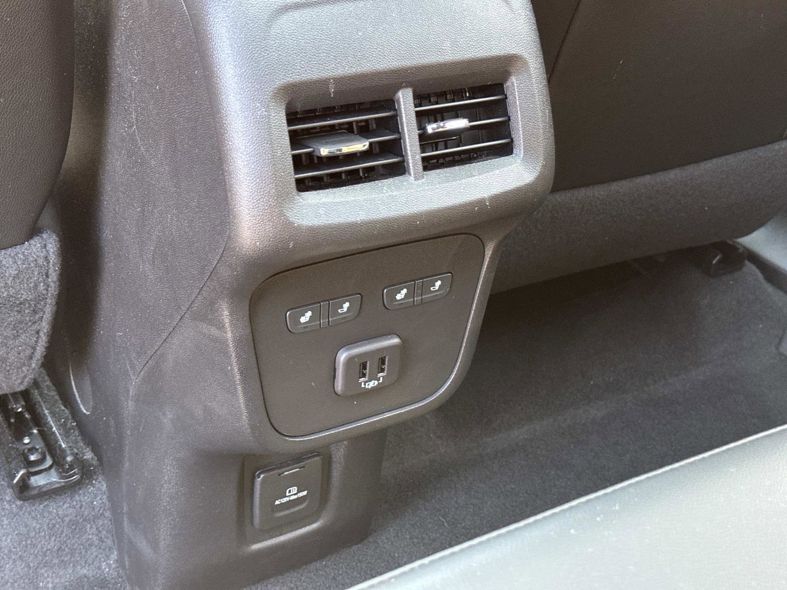 Used 2023 Chevrolet Equinox Premier image 23