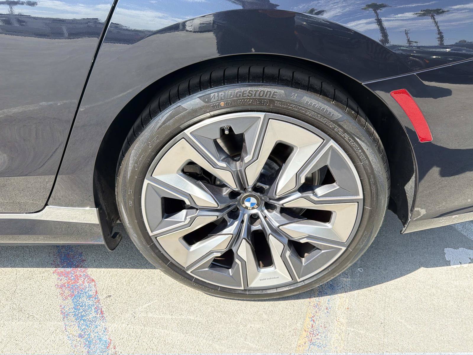 Used 2023 BMW i7 xDrive60 AWD/4WD image 6