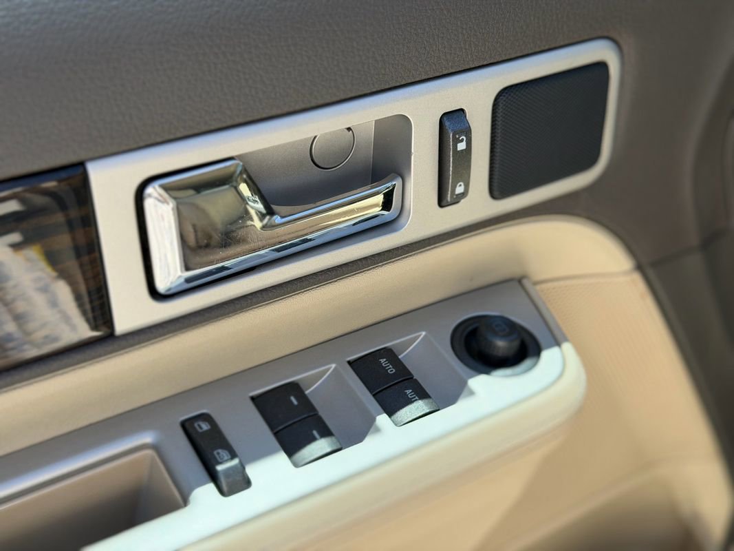 Used 2008 Lincoln MKX AWD image 18