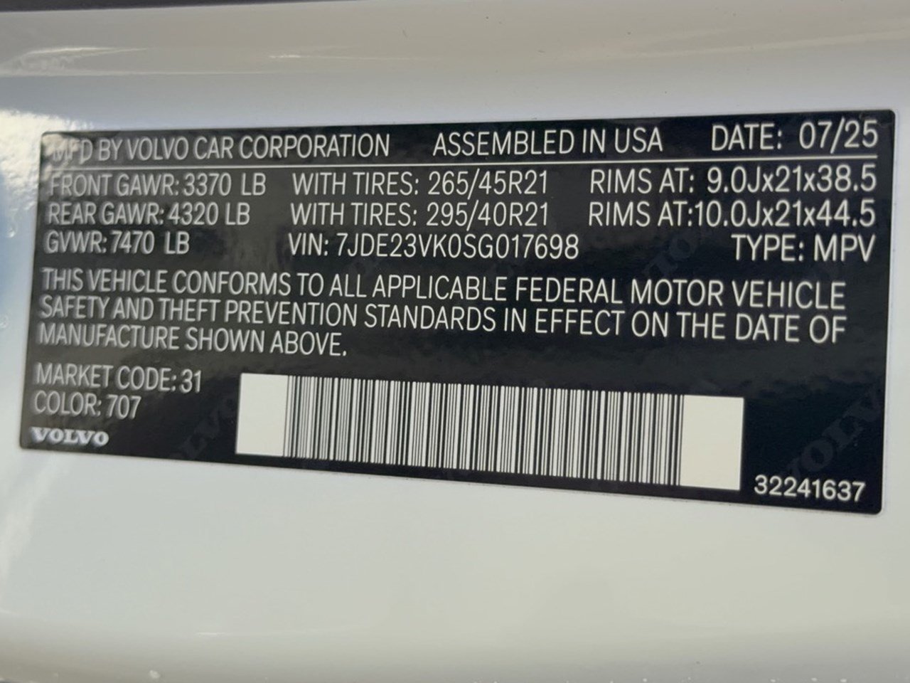 Certified 2025 Volvo EX90 Plus AWD/4WD image 31