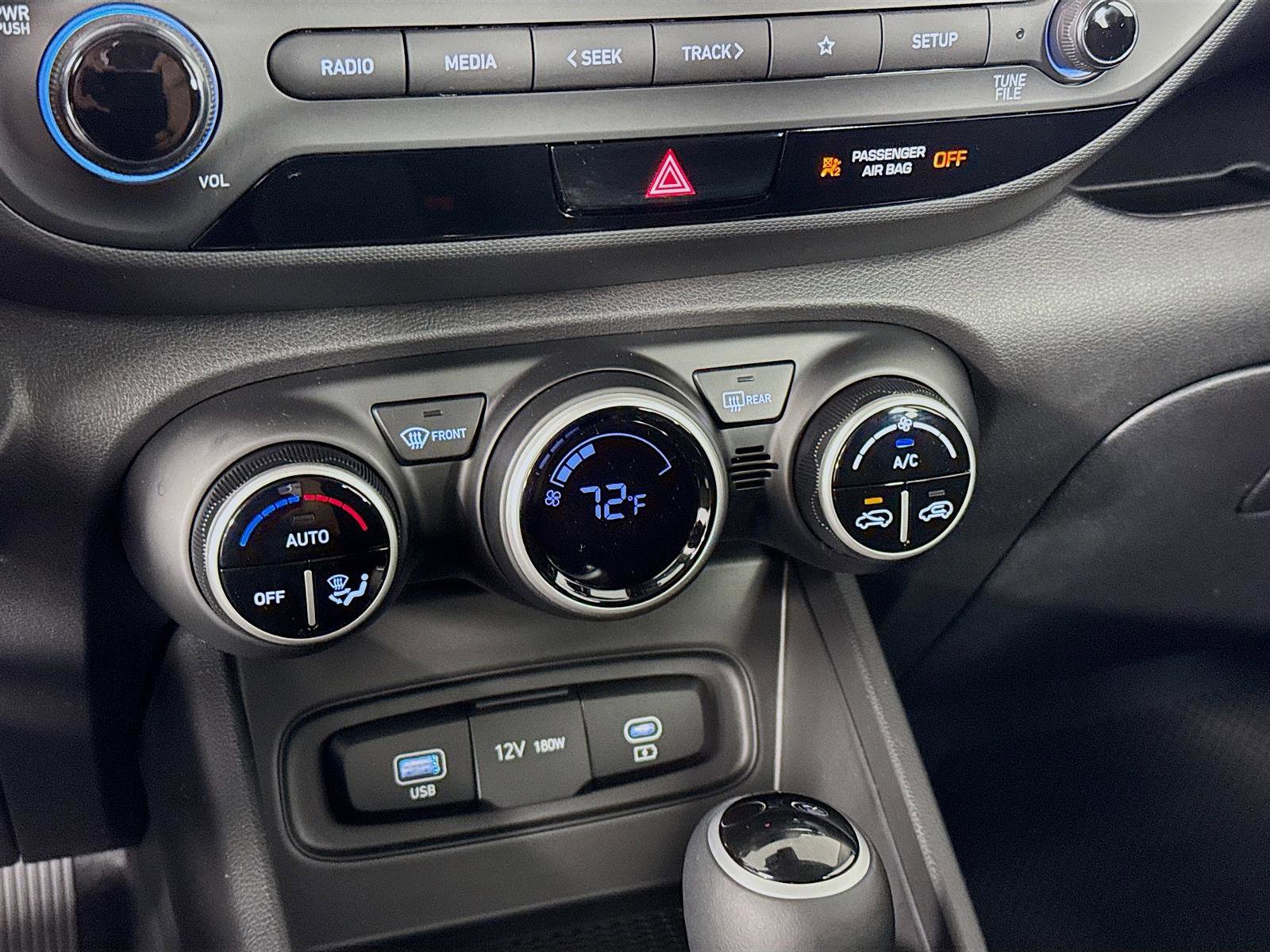 New 2025 Hyundai Venue SEL image 17