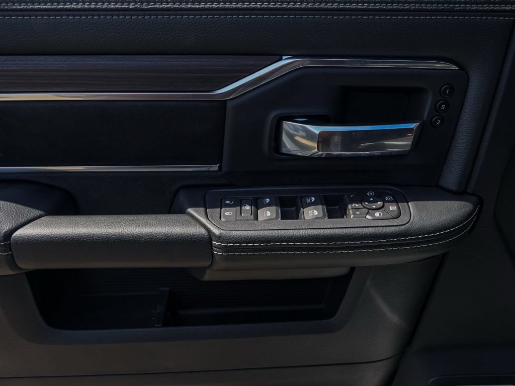 New 2026 RAM 3500 Laramie AWD/4WD image 23
