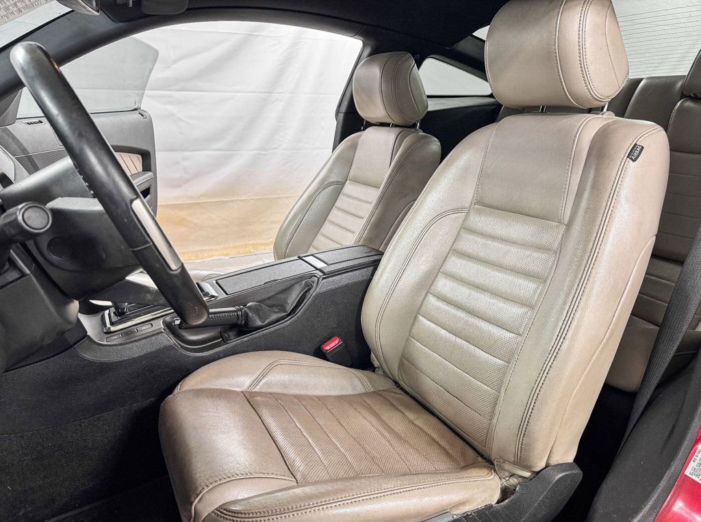 Used 2013 Ford Mustang Premium image 9