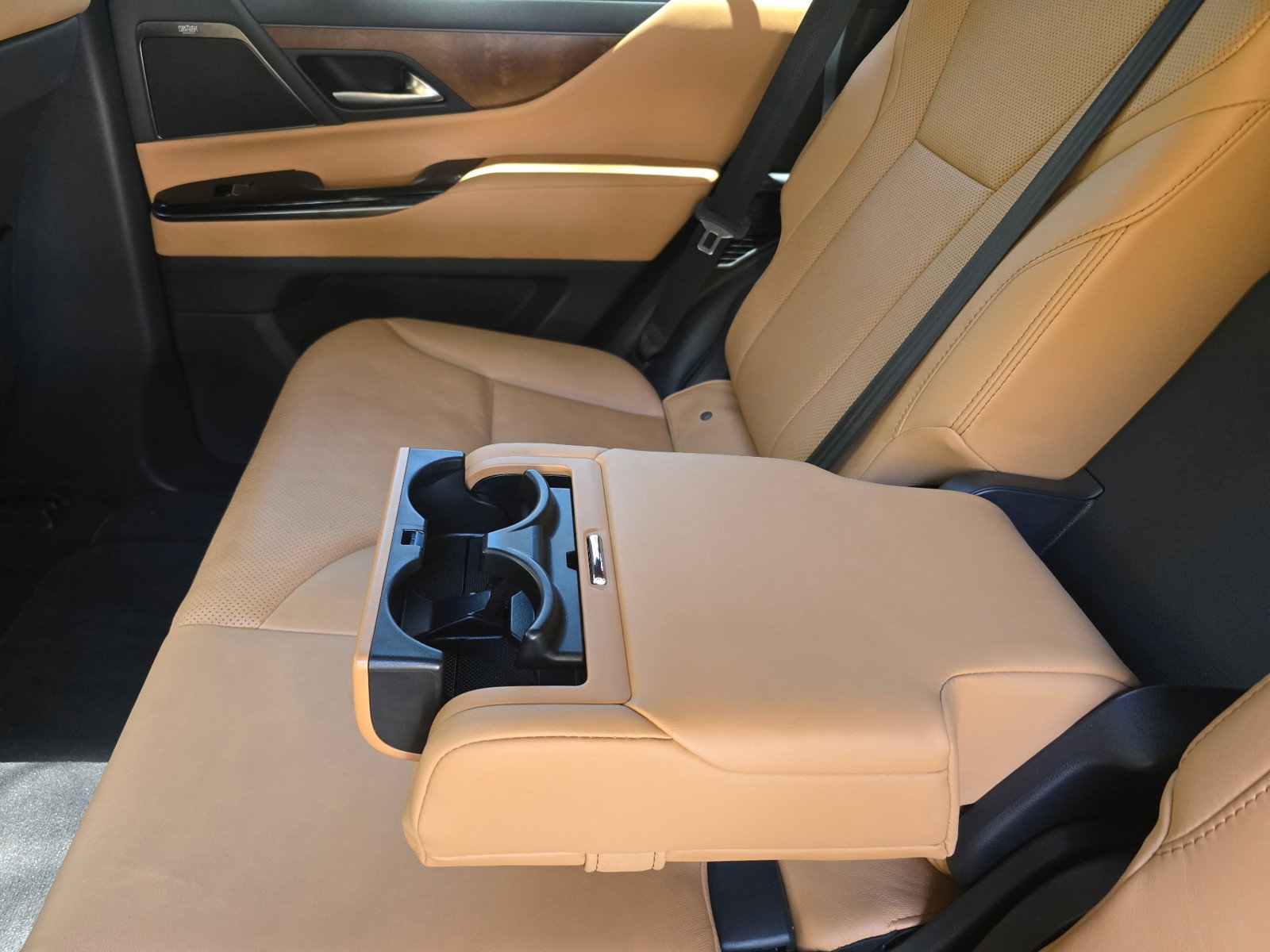 Used 2018 Bentley Bentayga AWD/4WD image 56