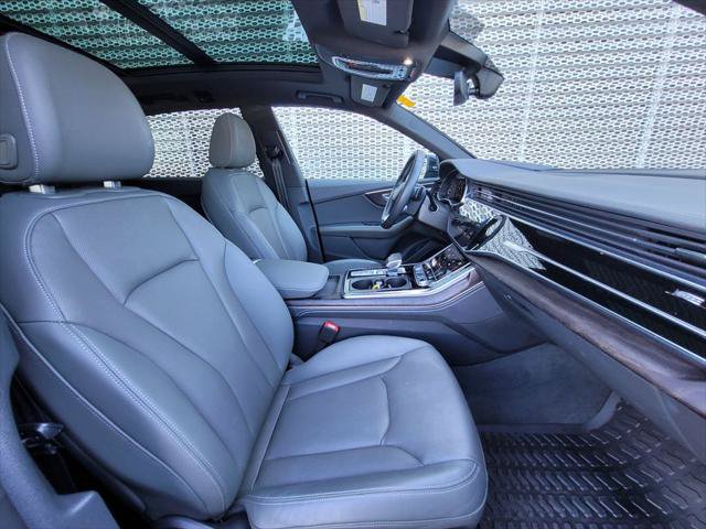 Used 2022 Audi Q8 Prestige AWD/4WD image 24