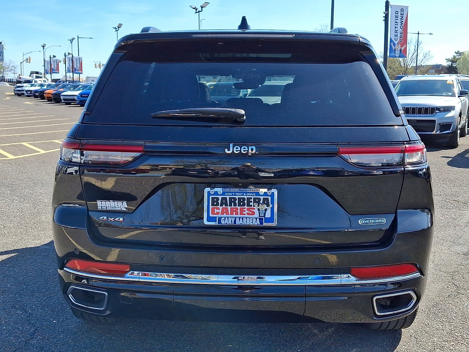 Used 2023 Jeep Grand Cherokee Overland AWD/4WD image 5