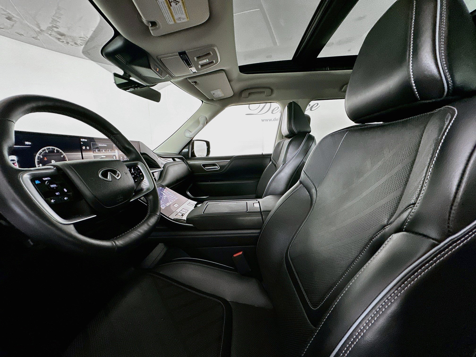 Used 2025 INFINITI QX80 Luxe AWD/4WD image 19