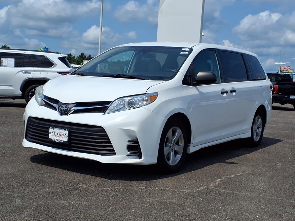 Used 2020 Toyota Sienna L image 7