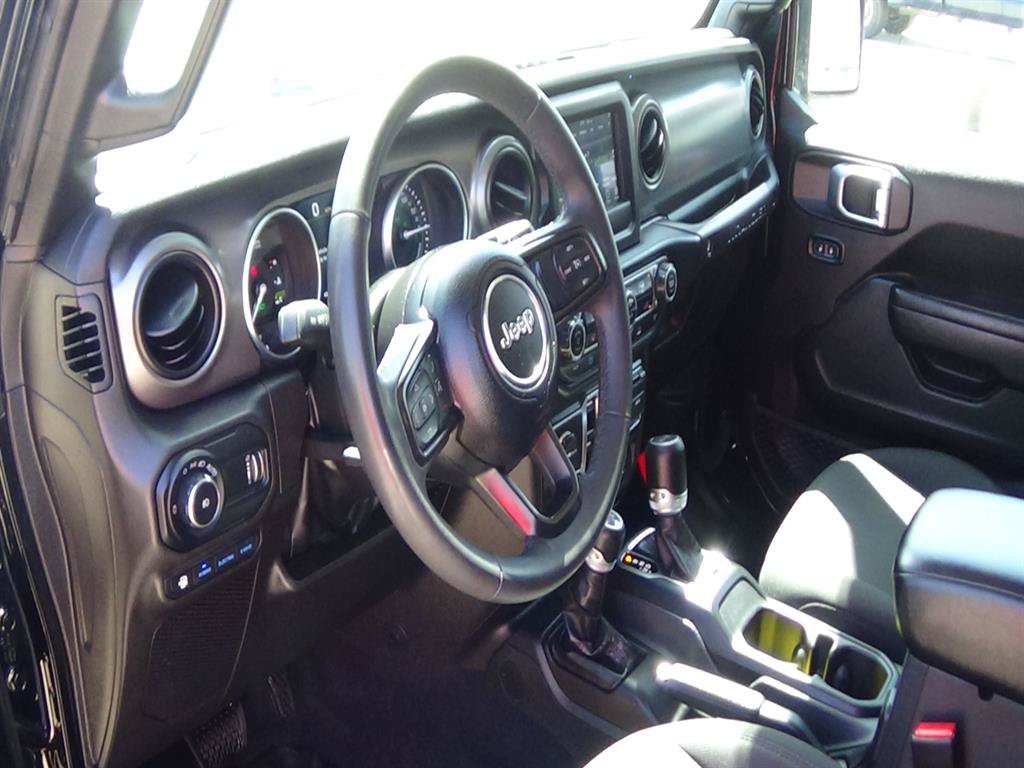 Used 2023 Jeep Wrangler Unlimited Sahara AWD/4WD image 17