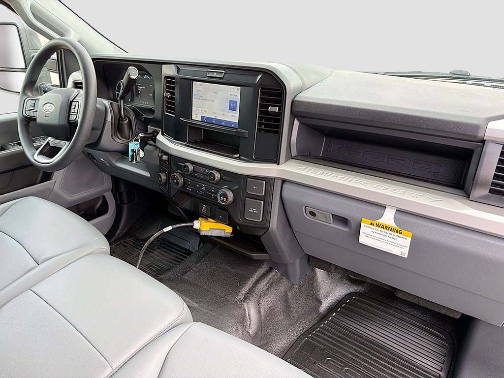 New 2026 Ford F550 4x4 Crew Cab image 16