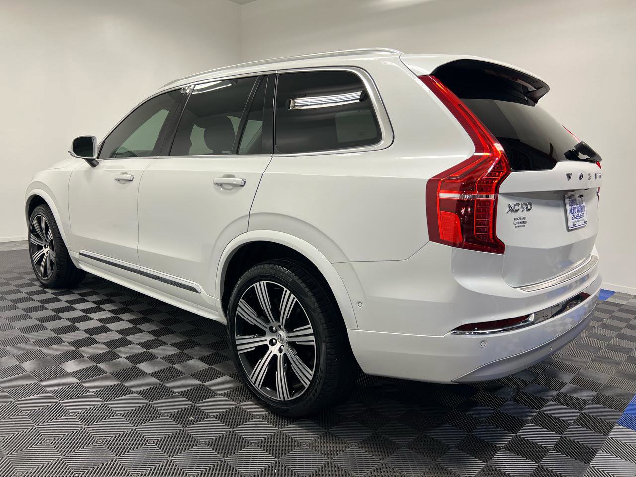 Used 2022 Volvo XC90 T6 Inscription w/ Advanced Package image 11