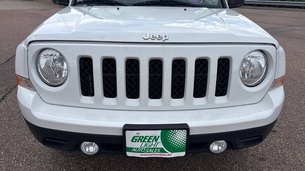 Used 2015 Jeep Patriot Latitude AWD/4WD image 12