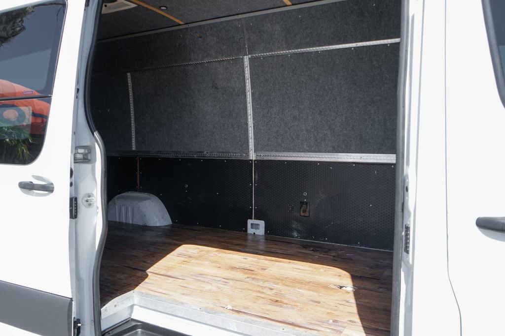 Used 2019 Mercedes-Benz Sprinter 170 Cargo image 13