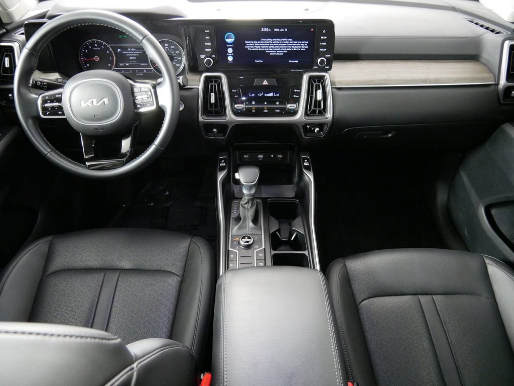 Used 2023 Kia Sorento S w/ Panoramic Sunroof Package AWD/4WD image 23