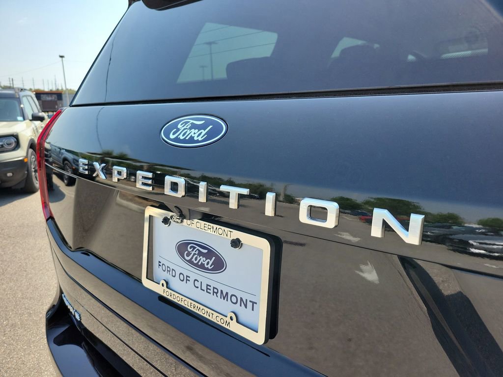 New 2026 Ford Expedition Active image 7