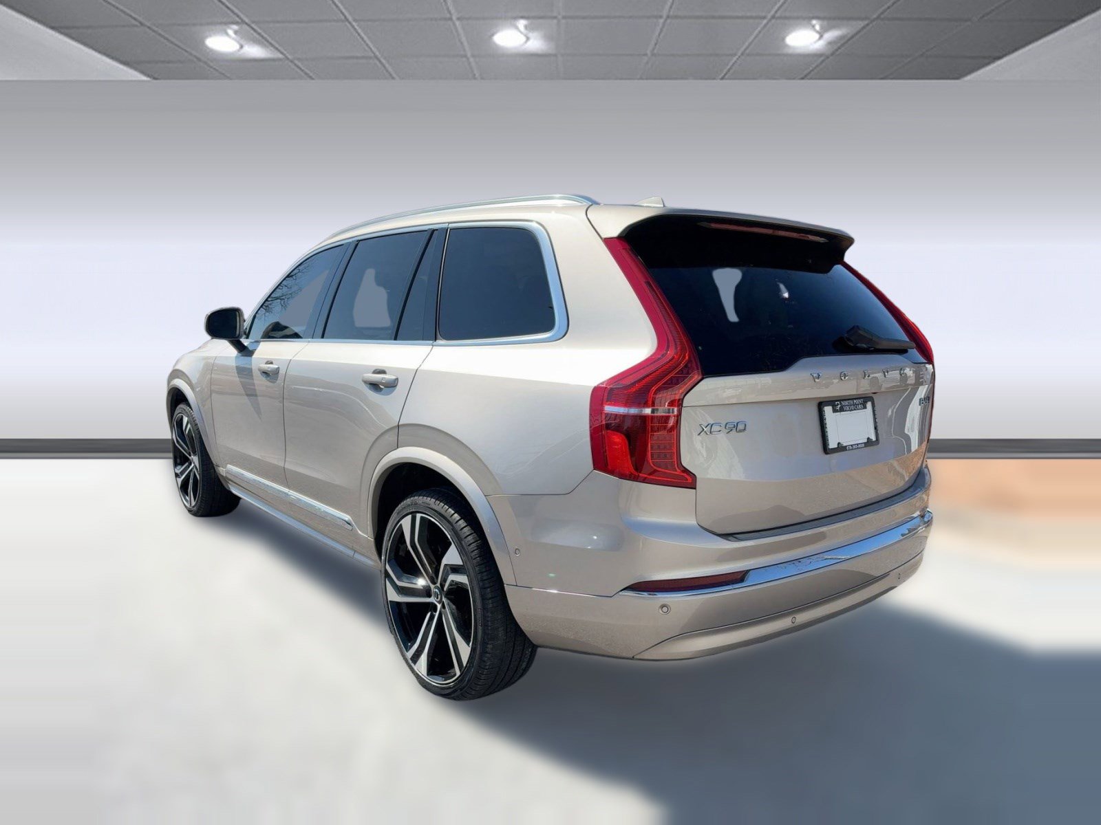 Certified 2024 Volvo XC90 B6 Ultimate w/ Protection Package Premier image 3