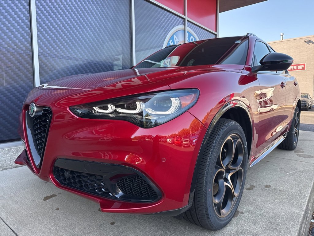 New 2025 Alfa Romeo Stelvio Sprint image 10