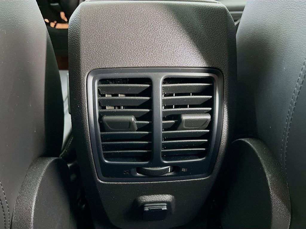 Used 2019 Ford Escape SEL image 32