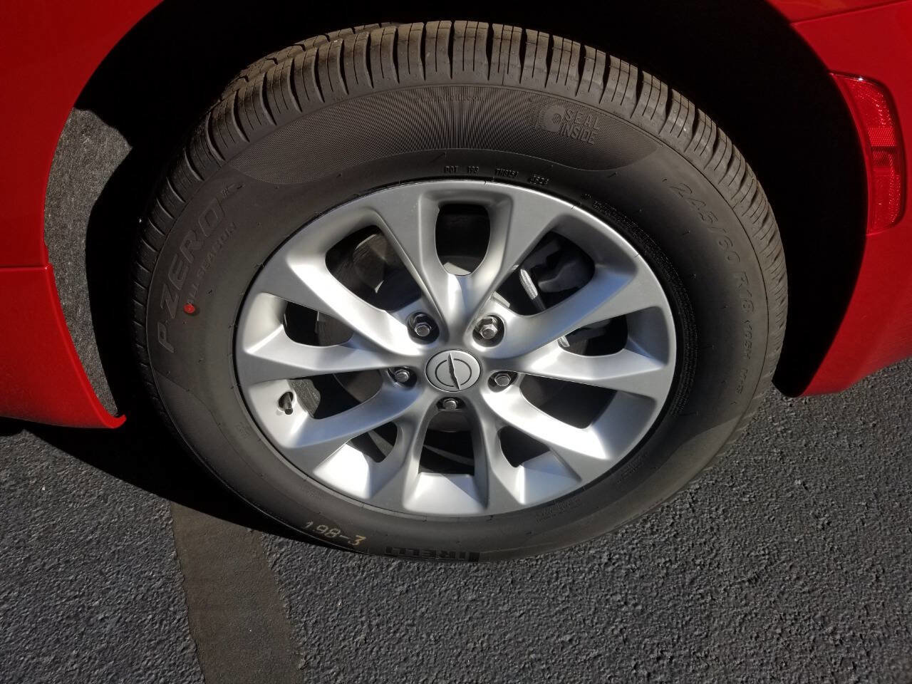 New 2025 Chrysler Pacifica Select image 4