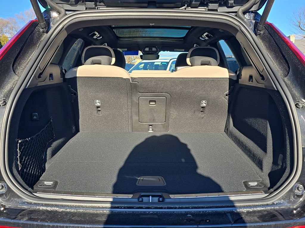 New 2026 Volvo XC60 T8 Plus w/ Climate Package AWD/4WD image 24