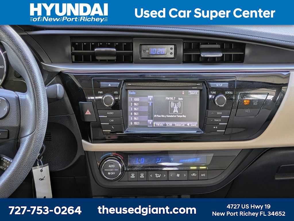 Used 2015 Toyota Corolla LE FWD image 18