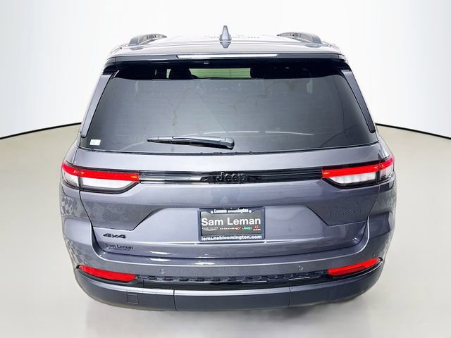 New 2025 Jeep Grand Cherokee Altitude w/ Trailer Tow Package AWD/4WD image 6