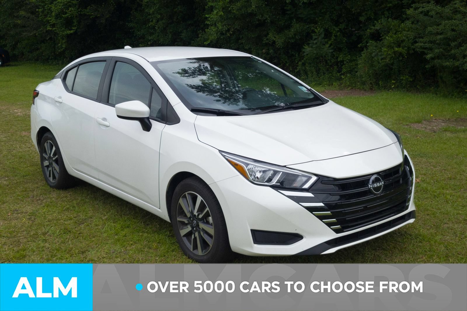 Used 2024 Nissan Versa SV FWD image 3