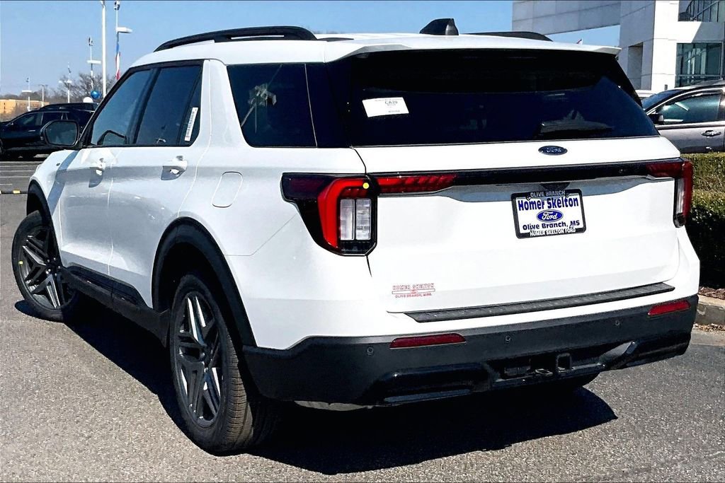New 2026 Ford Explorer ST-Line image 3