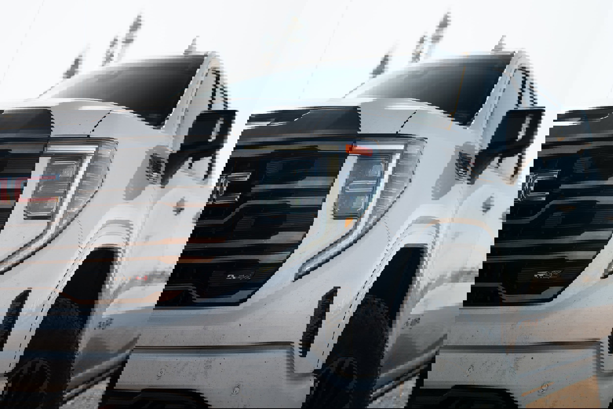 Used 2023 GMC Sierra 1500 AT4X image 2