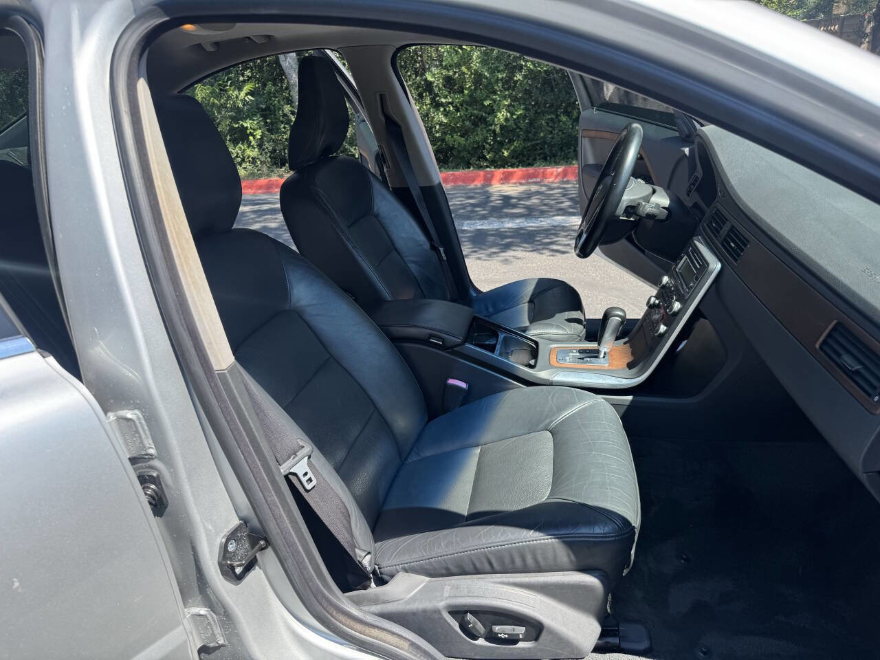 Used 2010 Volvo S80 3.2 image 41