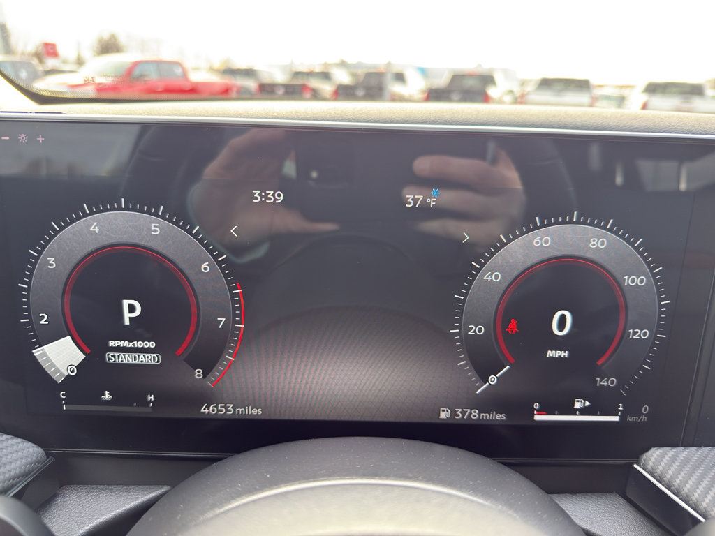 Used 2025 Nissan Kicks SR image 17