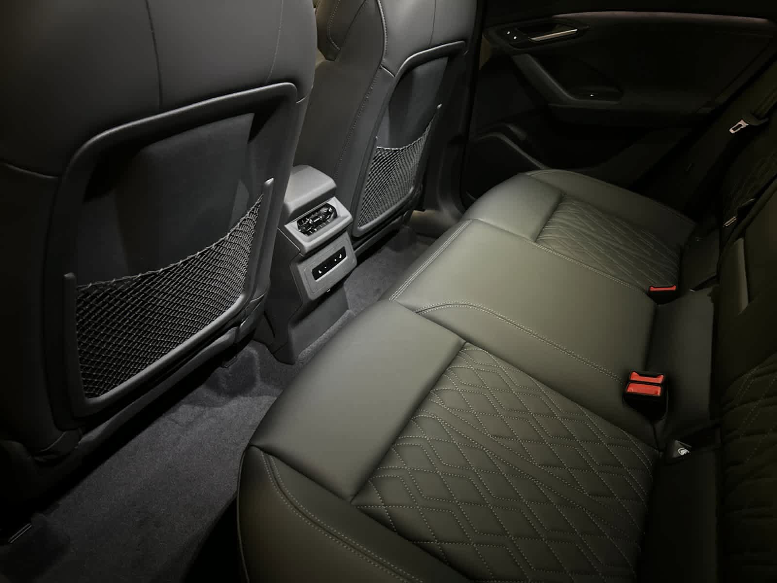 New 2027 Audi SQ6 e-tron Prestige AWD/4WD image 4