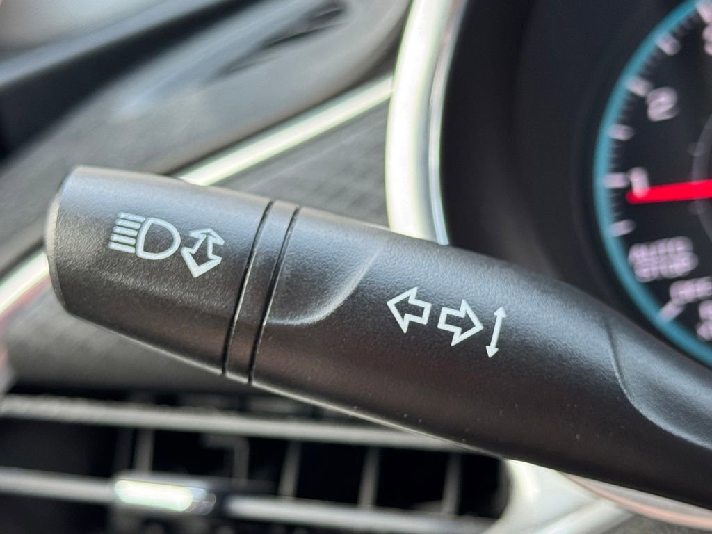 Used 2020 Chevrolet Malibu LT FWD image 13