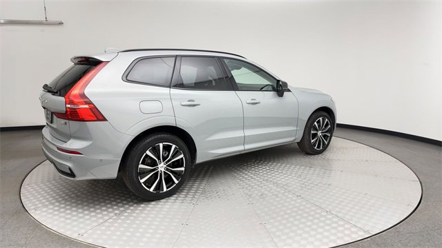 Certified 2025 Volvo XC60 B5 Plus image 2