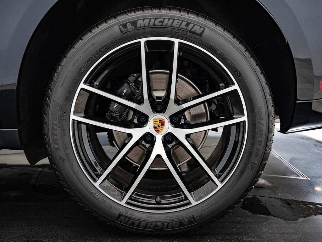 New 2026 Porsche Macan AWD/4WD image 12