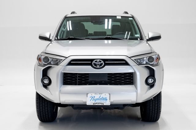 Used 2024 Toyota 4Runner SR5 AWD/4WD image 4