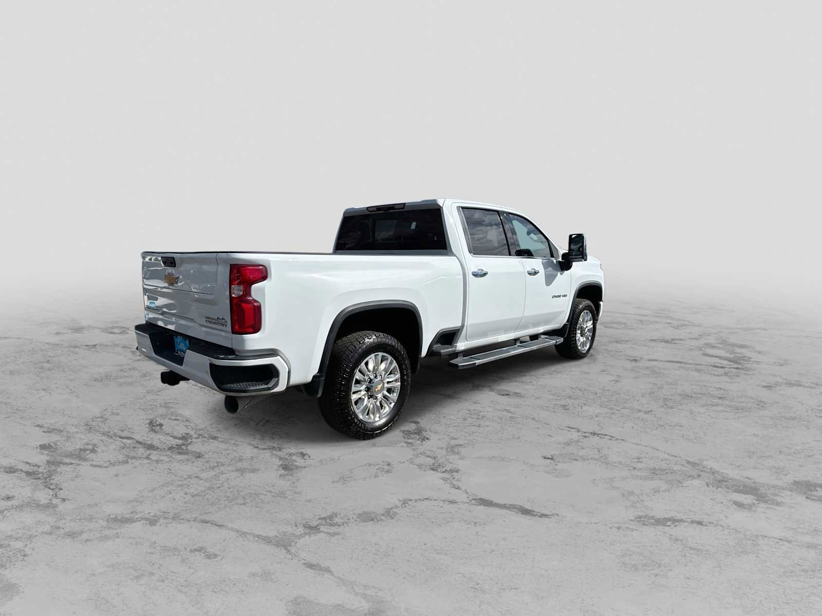 Used 2023 Chevrolet Silverado 2500 High Country w/ Z71 Off-Road Package AWD/4WD image 8