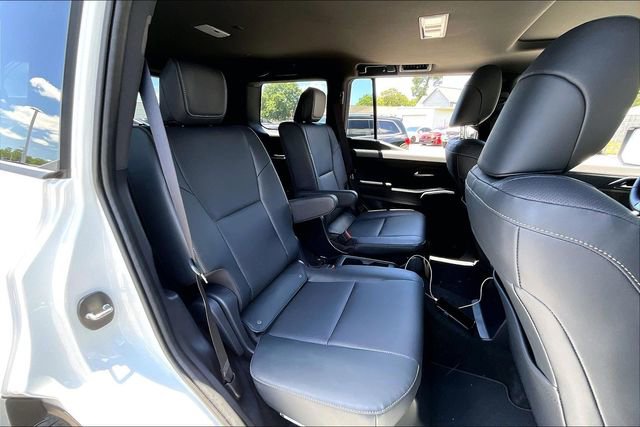 Used 2025 Lexus GX 550 w/ Accessory Package (2T) AWD/4WD image 18
