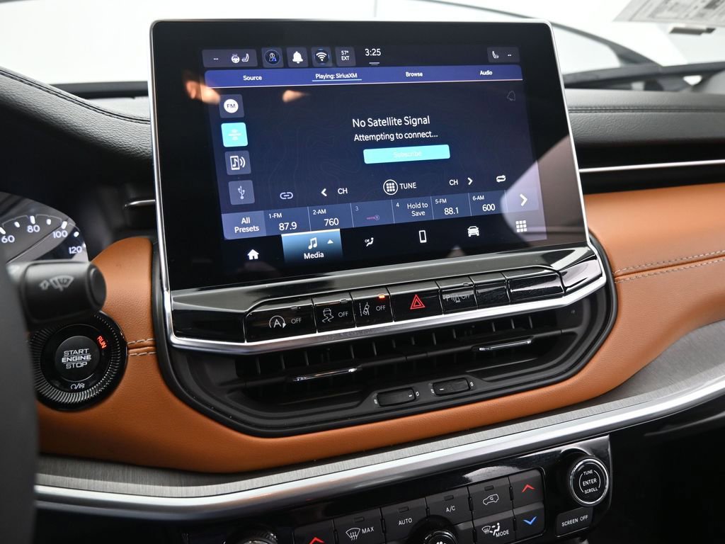 Used 2025 Jeep Compass Limited image 34