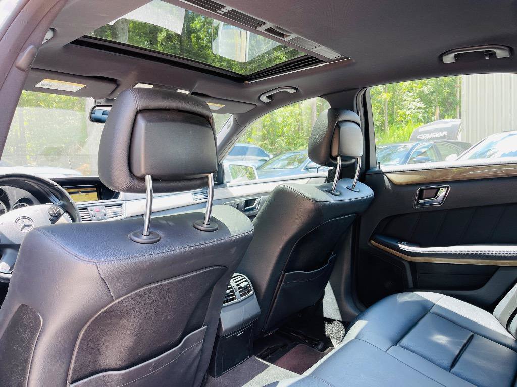 Used 2010 Mercedes-Benz E 350 Sedan image 37