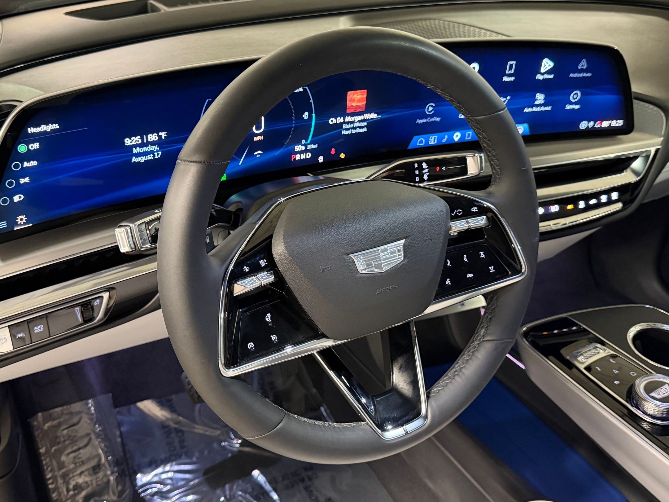 Certified 2024 Cadillac Lyriq Luxury RWD image 4