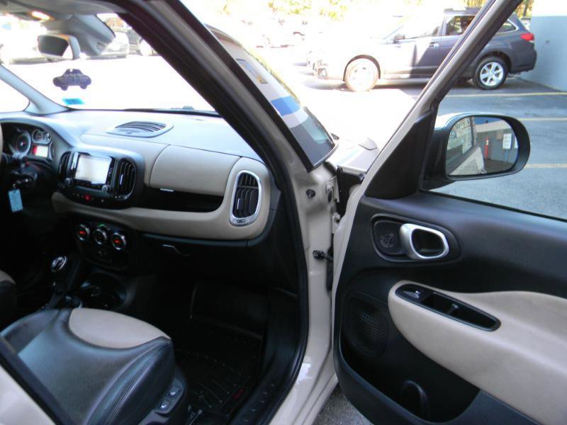 Used 2014 FIAT 500L Lounge FWD image 22