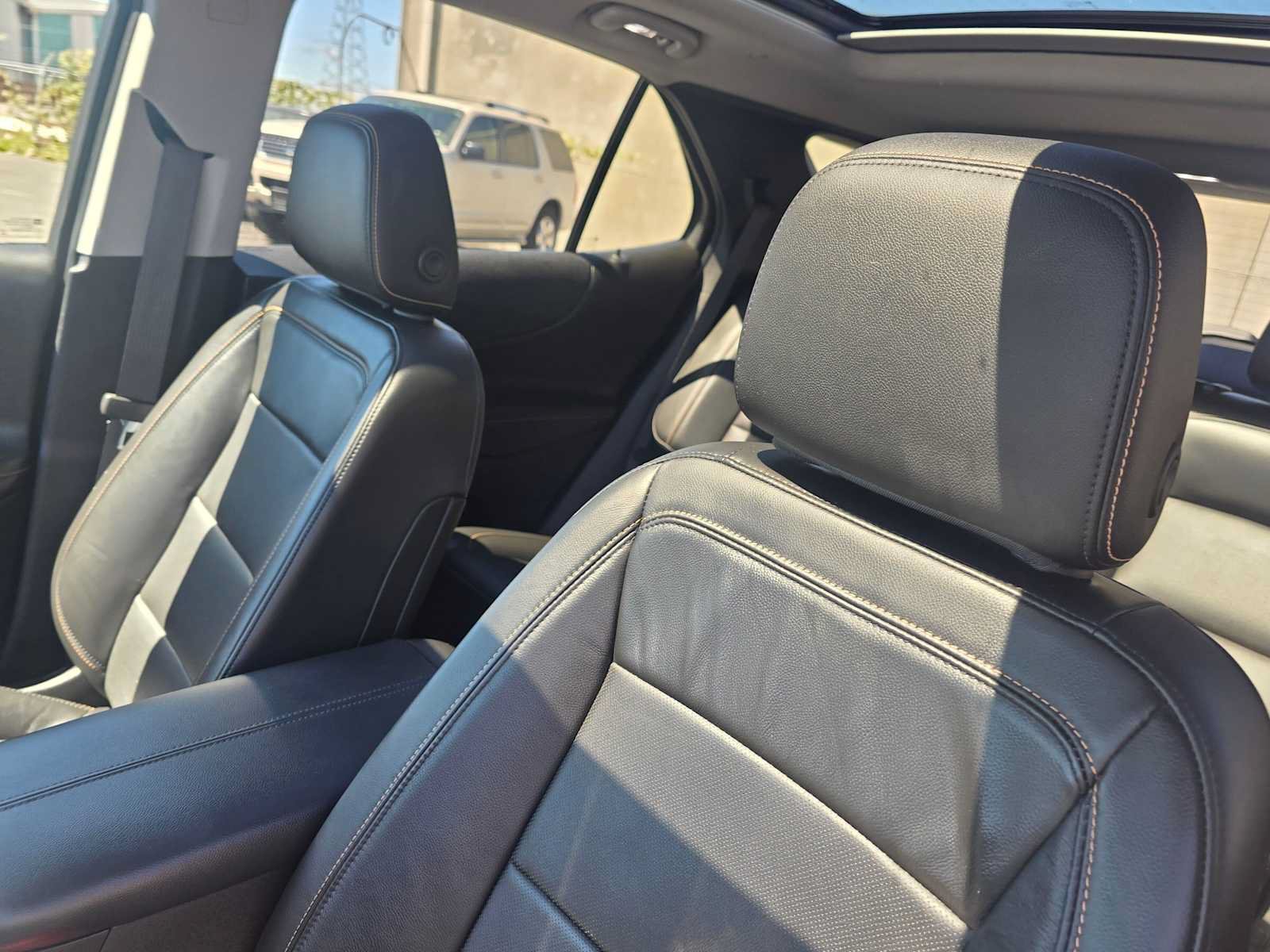 Used 2018 Chevrolet Equinox Premier AWD/4WD image 24