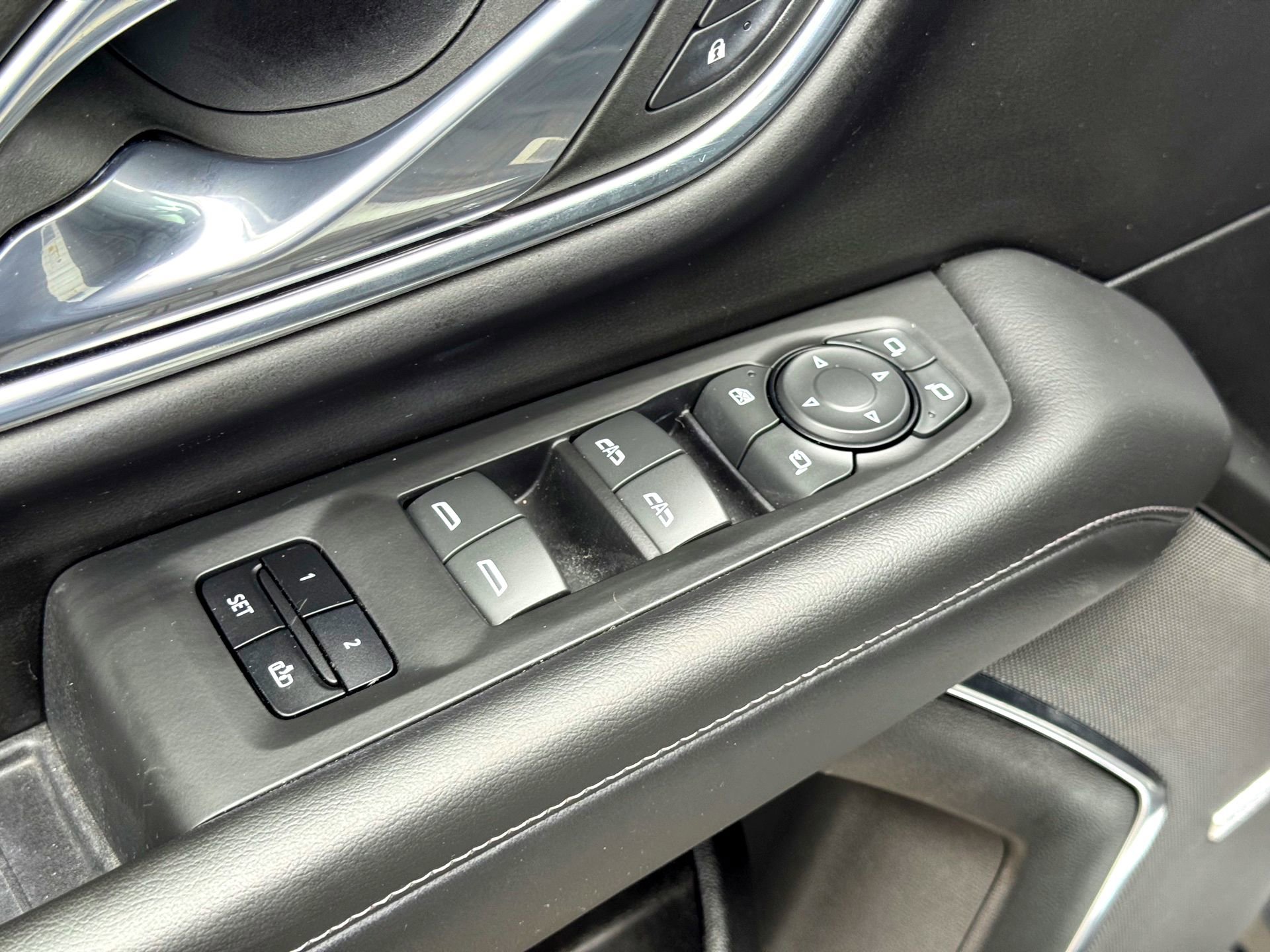 Used 2023 Chevrolet Tahoe LT w/ Luxury Package image 16