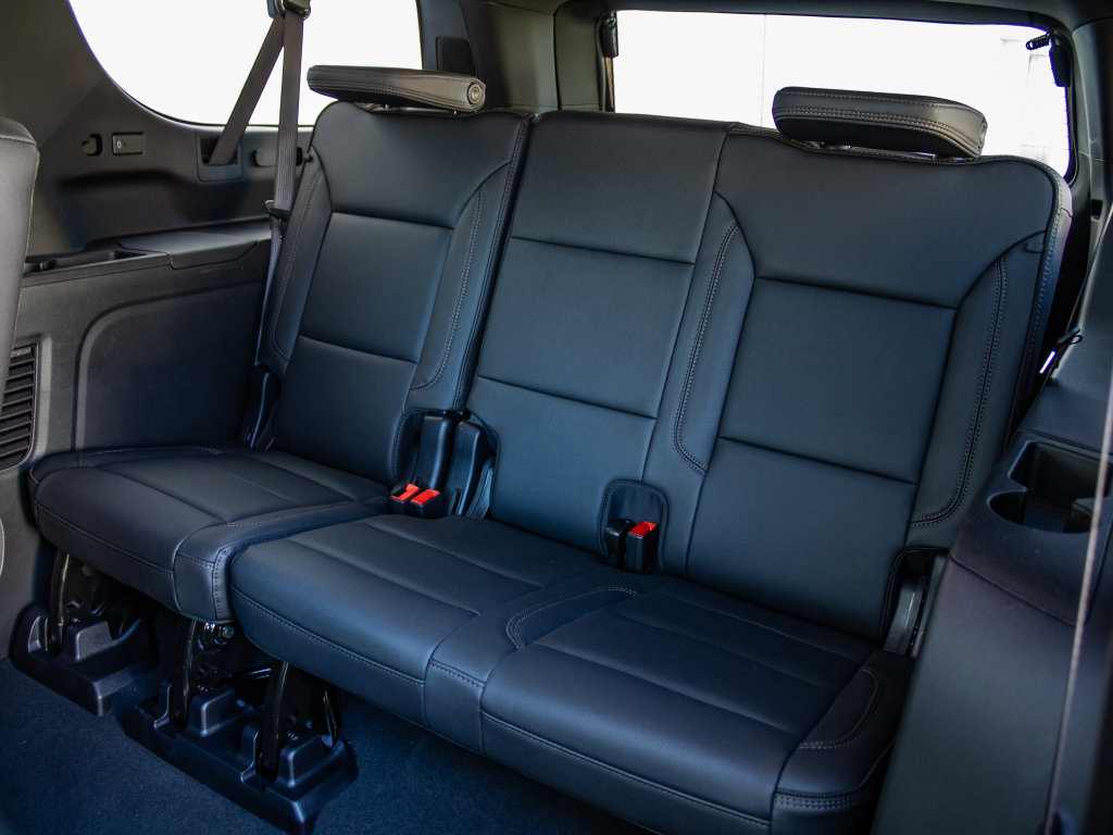 Used 2025 Chevrolet Suburban High Country image 21