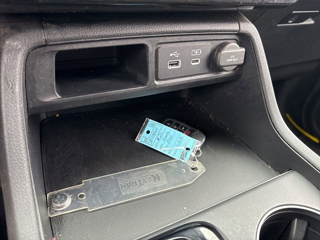 Used 2025 Honda Pilot Sport image 25