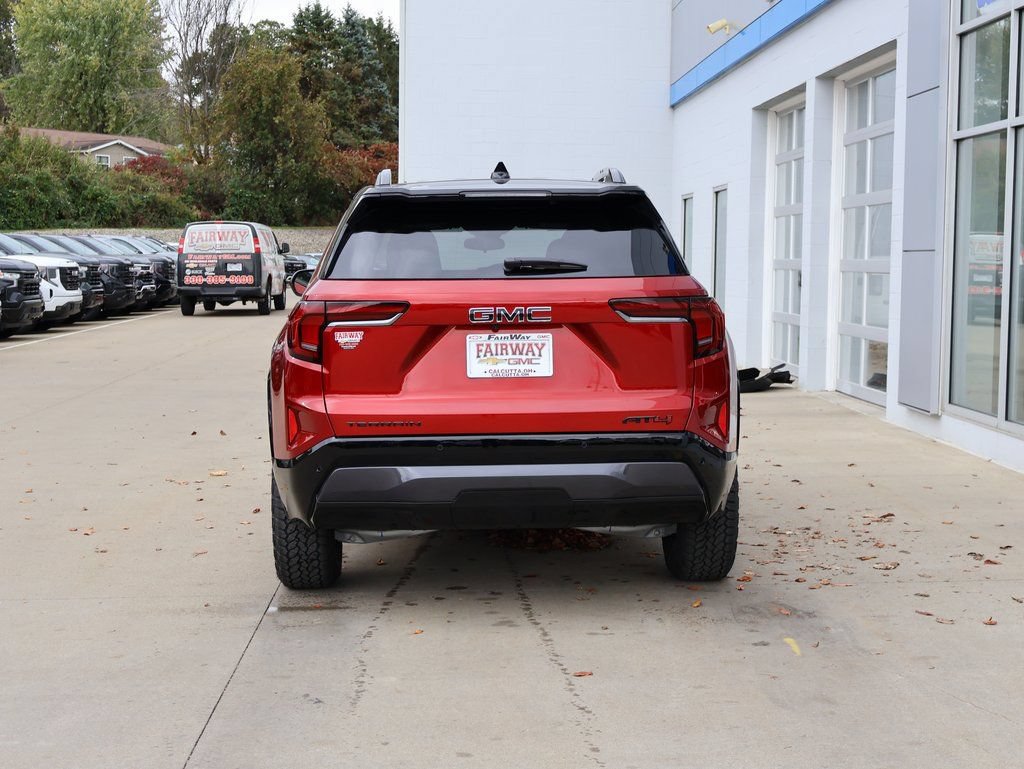 New 2026 GMC Terrain AT4 w/ LPO, Black Badging Package AWD/4WD image 9