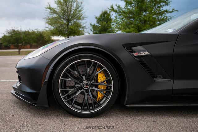 Used 2016 Chevrolet Corvette Z06 w/ 3LZ Preferred Equipment Group image 4